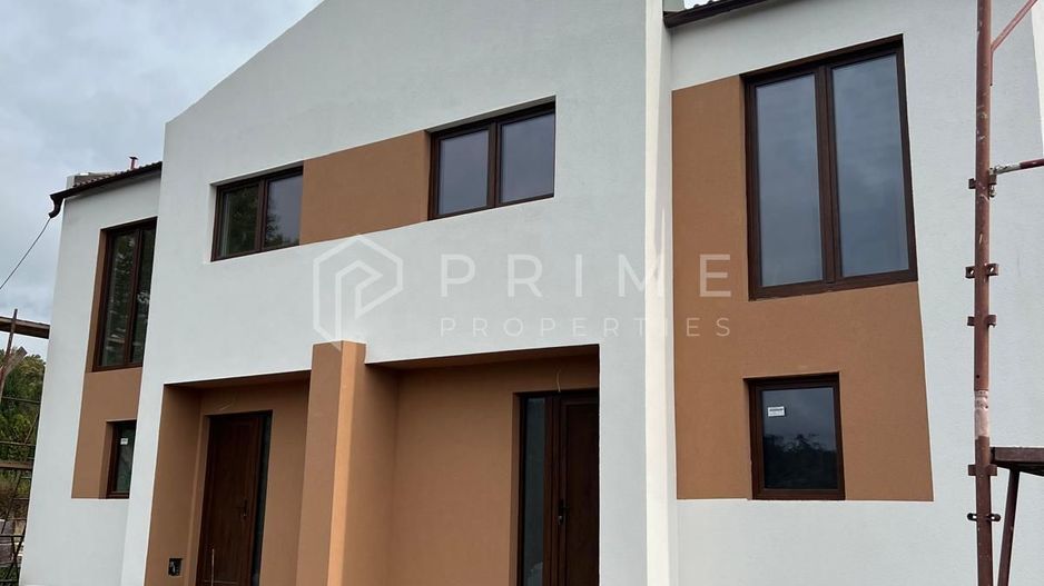 Casă nouă tip duplex izolat fonic în Livezeni - Poză 1