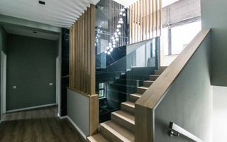 Vilă elegantă într-un cadru privat, cu vedere de excepție - Poză 3