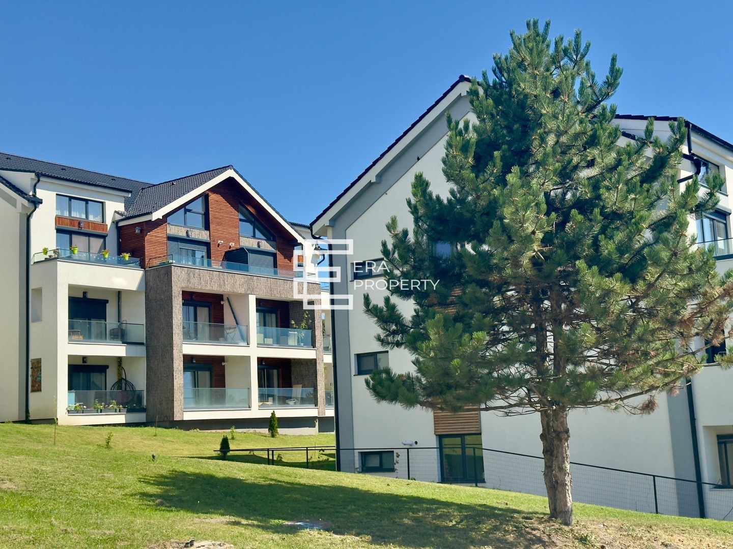 Apartament 2 camere - etaj 1- terasa 18 mp - zona Aeroport Sibiu - Poză 2