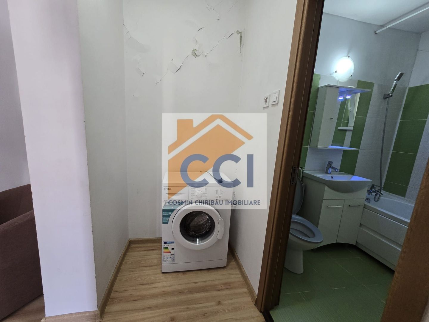 DE VÂNZARE - Apartament cu 2 camere în Bacău - Etaj 1 - Poză 20