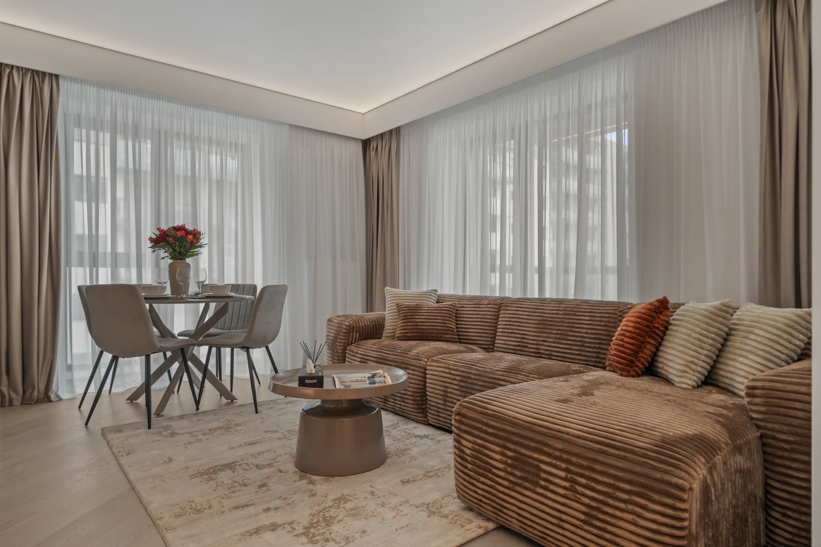 Apartament 3 camere de inchiriat | Cortina North - Poză 2