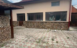 Casa individuala traditionala spatioasa in zona linistita - Dumbravita - Poză 1