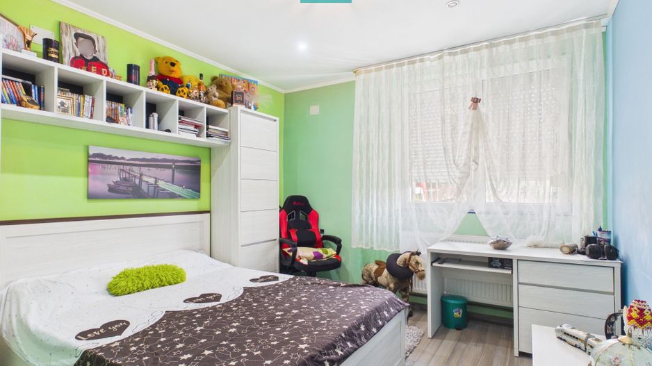 Casă cu 4 camere și teren de 1.910 mp în Macea - Poză 14