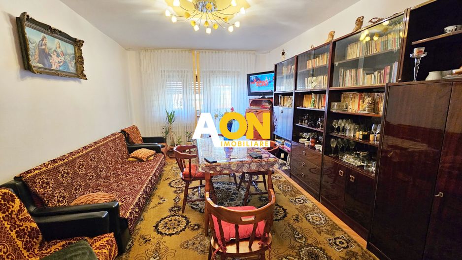 Apartament 3 camere, 2 bai, etaj 2, Cetate, zona Scolii Mihai Eminescu - Poză 1