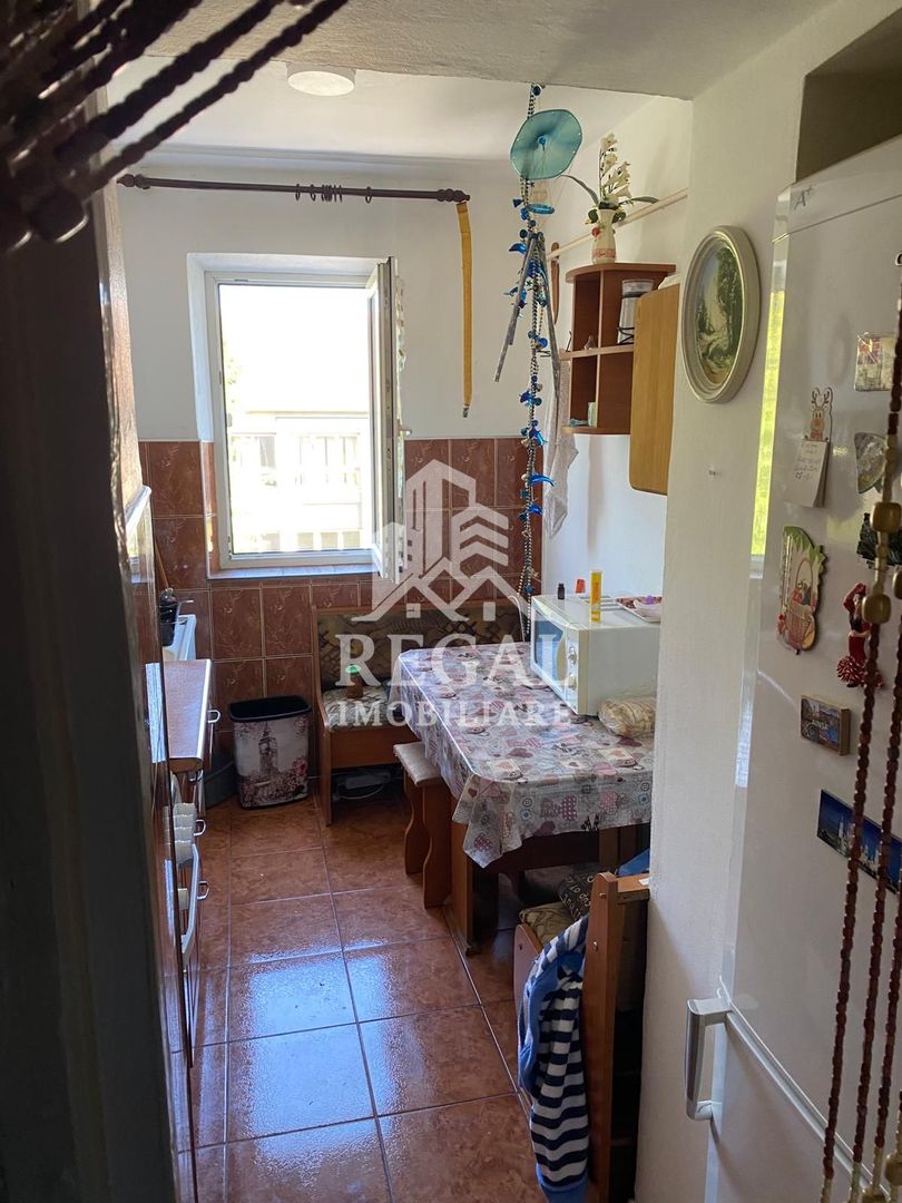Apartament cu 2 camere semidecomandat Zona Micro 5/2 - Poză 10