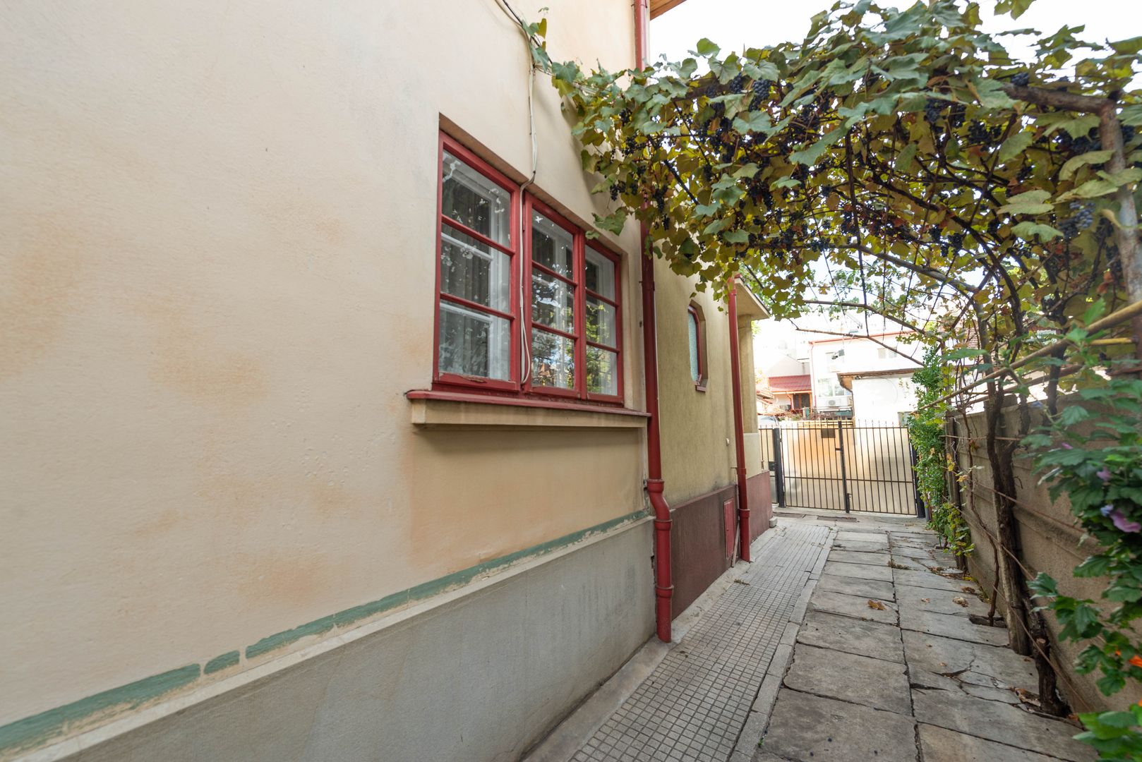 Casa de vanzare, 138 mpu, 244 teren, curte, garaj, Cartierul Domenii - Poză 32