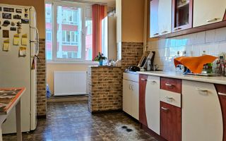 Apartament cu trei camere, zona Scriitorilor 73 mp - Poză 5
