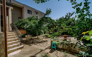Proprietate Premium cu Teren Generos în Ioșia - Poză 21