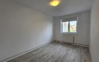 Apartament la casa 4 camere de închiriat Strand Sibiu - Poză 12