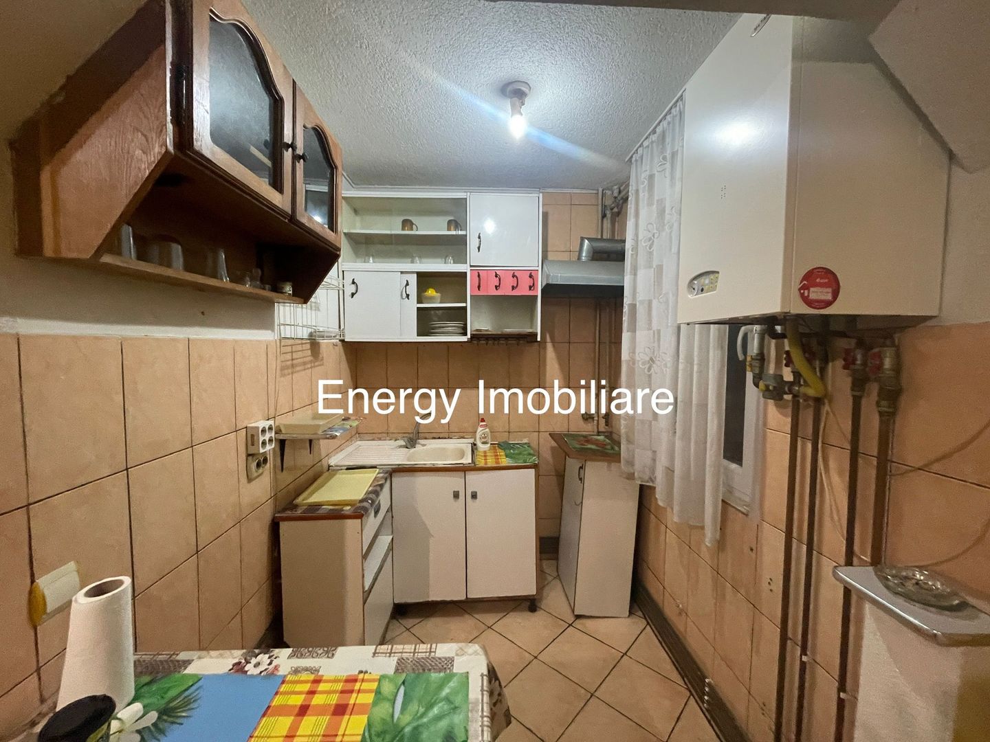 Apartament cu 3 camere,zona Dâmbul Pietros - Poză 7