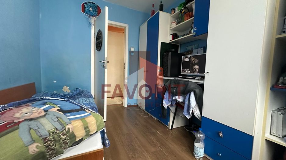 4 camere | etaj intermediar | centrala proprie | mobilat si utilat | boxa | - Poză 9