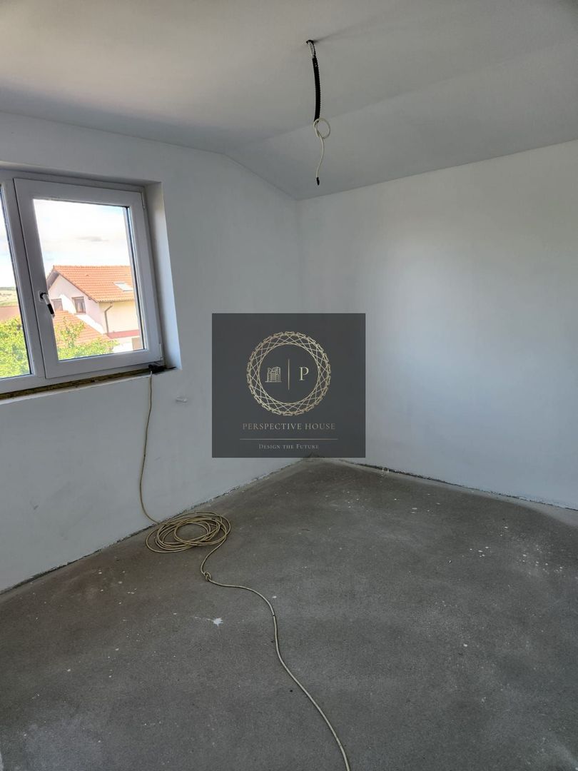 Casa Individuala-spatioasa in Orizont - Poză 7