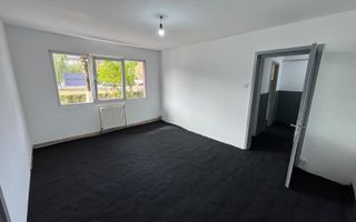 Vand apartament 2 camere zona Trandafiru - Poză 2