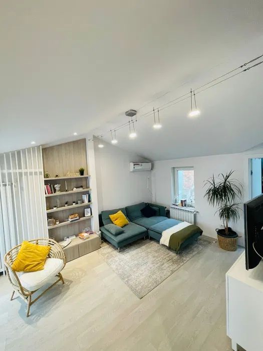 APARTAMENT LA MANSARDA ZONA CAPITALE - Poză 3