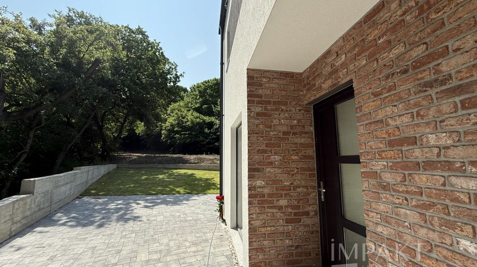 Case cuplate la liziera padurii , ideale pentru 2 familii ! - Poză 6