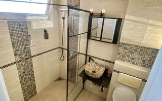 Apartament cu 2 camere, renovat și mobilat – Vedere panoramică - Poză 7