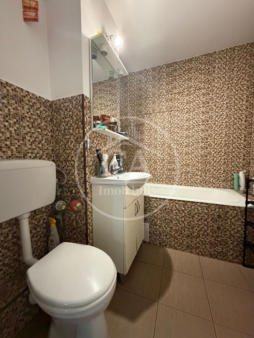 Apartament de vânzare cu 4 camere în zona Decebal, Oradea - Poză 8