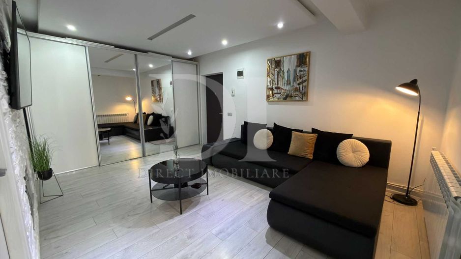 Apartament 3 camere de vanzare / Zona Parcul Poligon - Poză 1