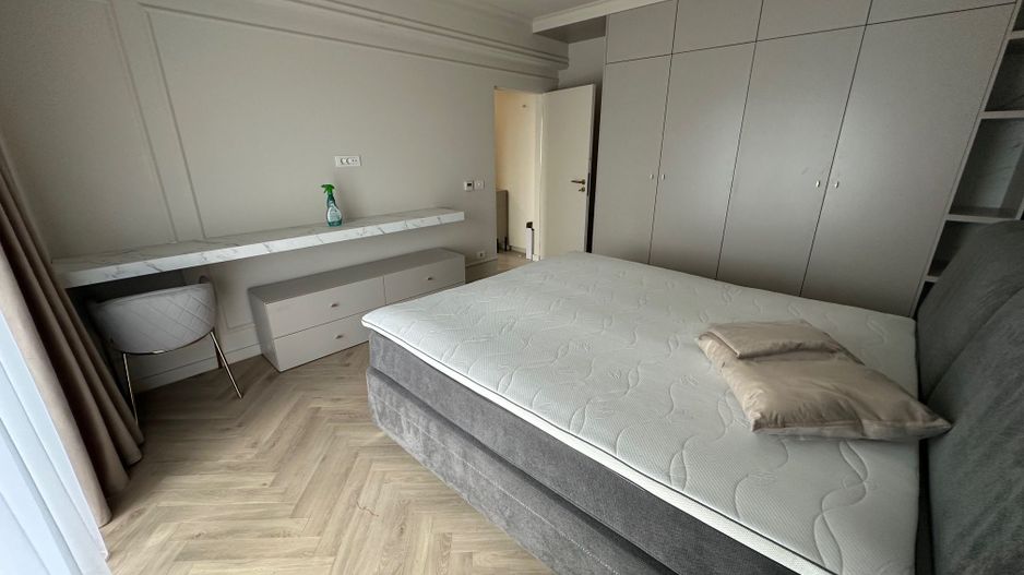Apartment deosebit  se vinde complet mobilat - Poză 1