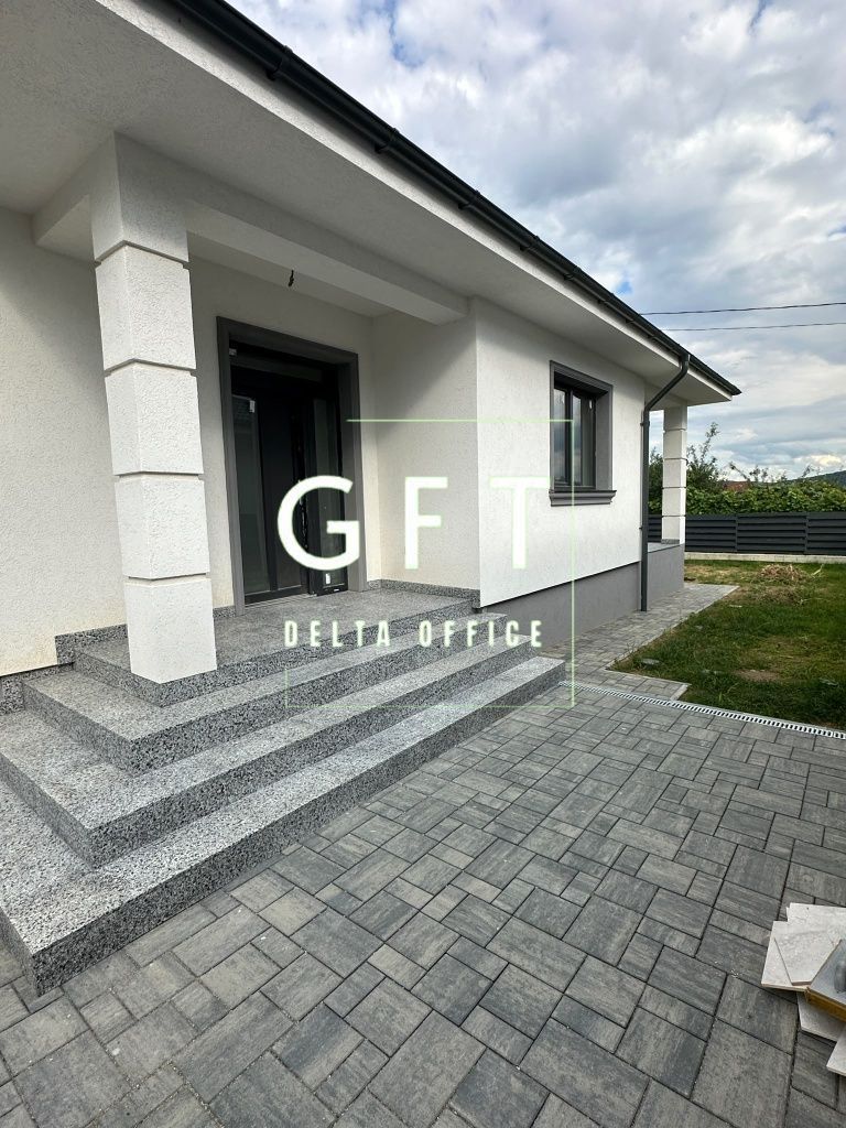 Casa de vanzare, 4 camere, zona Nord, Utrafinisata!!! - Poză 1