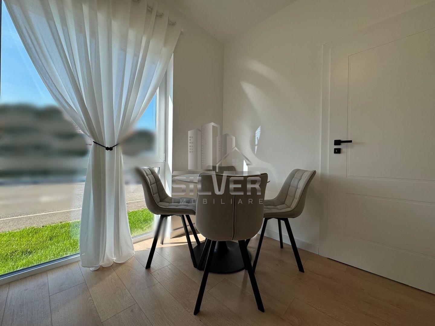 Casa tip duplex  la cheie. - Poză 6