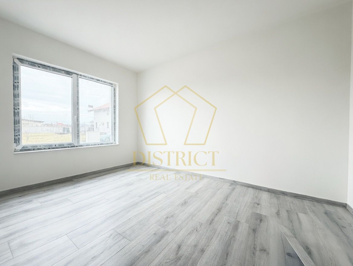 Duplex despartit prin camera tehnica, 5 camere, asfalt | Giarmata Vii - Poză 3