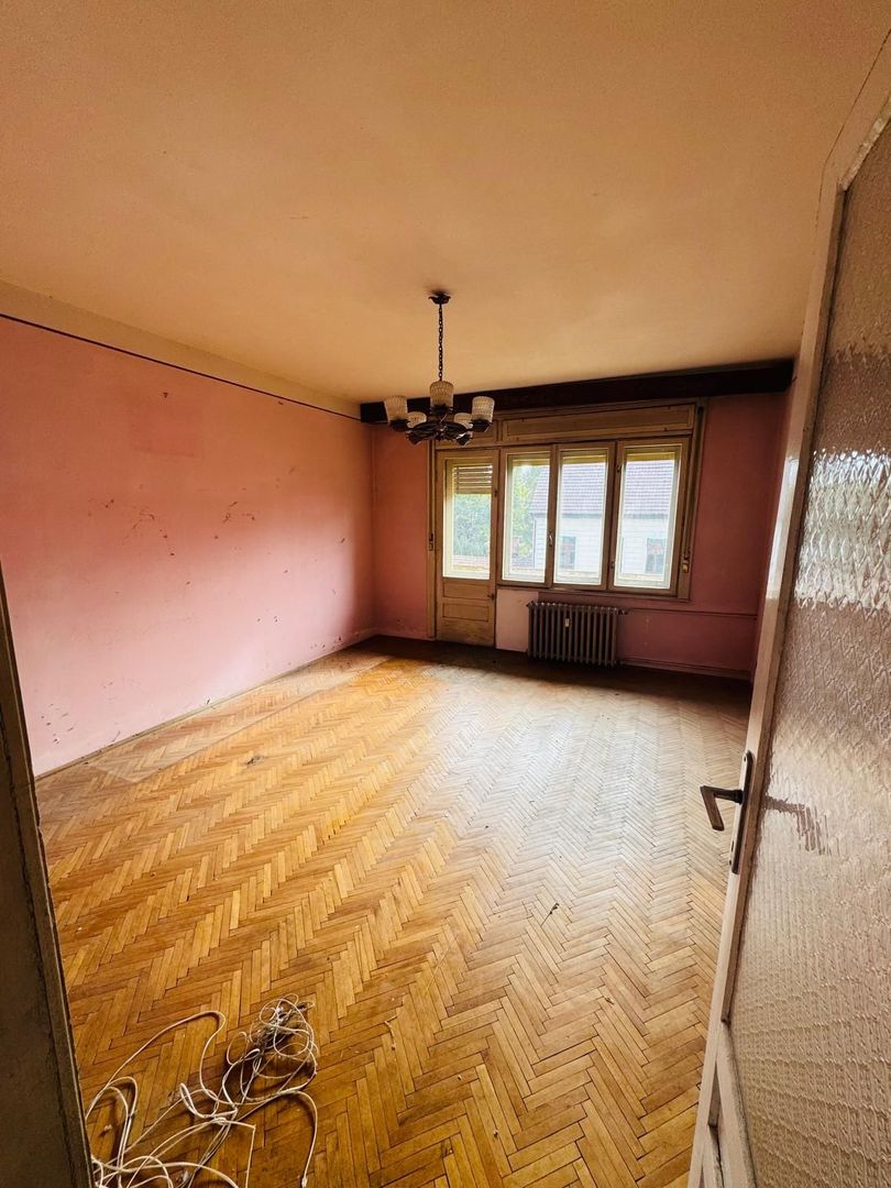 De vanzare Apartament 3 camere, Central, Piata Mica, et 3/4, Arad - Poză 1