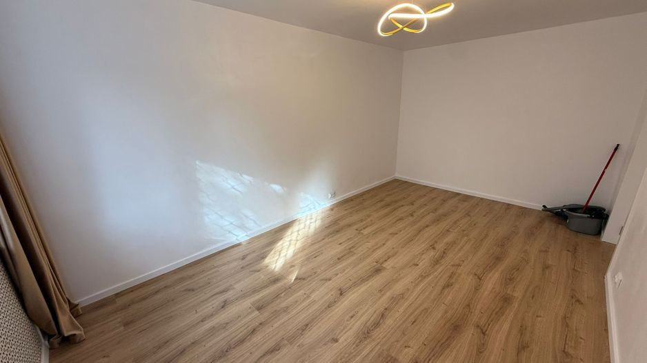 Garsoniera Renovata - Decomandata - Gorjului - Metrou 10 minute - Poză 3