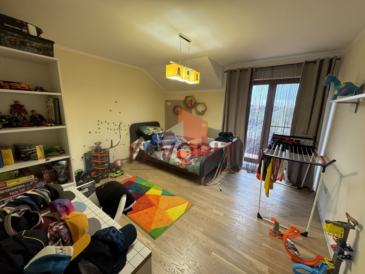 Casa cu garaj, langa padure in Dumbravita, mobilata si utilata - Poză 10