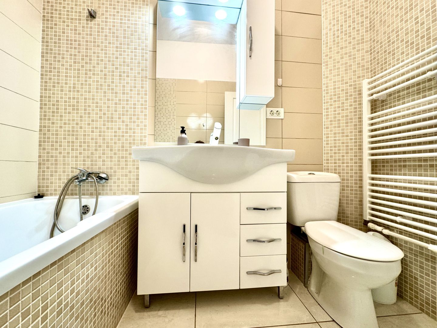 Casă plan Parter de Închiriat în Dumbrăvița – Lângă Parcul Central - Poză 19