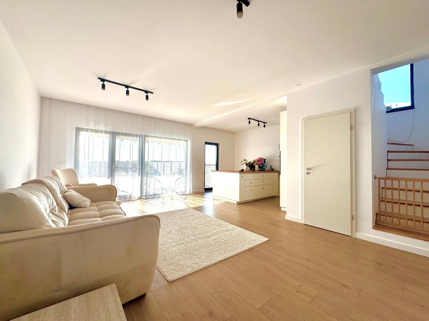 Duplex cu 5 camere mobilat și utilat complet |Săcălaz| - Poză 3