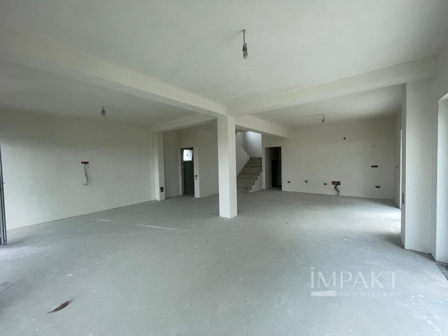 Casa individuala de vanzare, zona Restaurant Aroma! - Poză 2