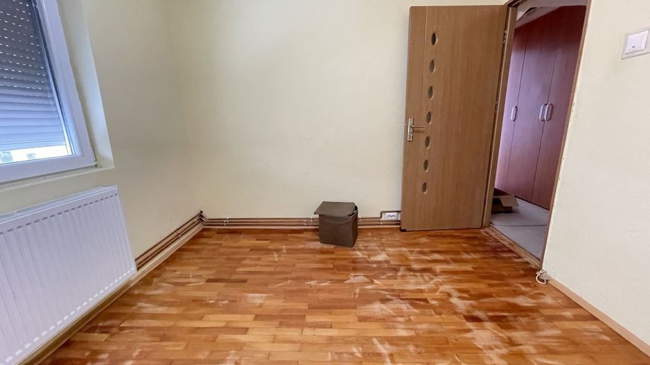 Apartament cu trei camere în bloc izolat -zona Aradului - Poză 17