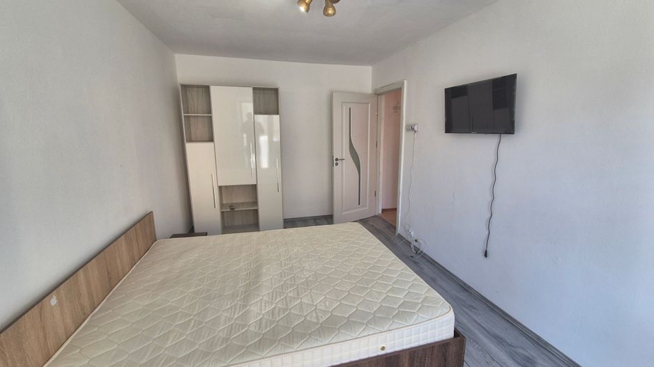 Închiriez apartament 1 camera etajul.1 - Poză 3
