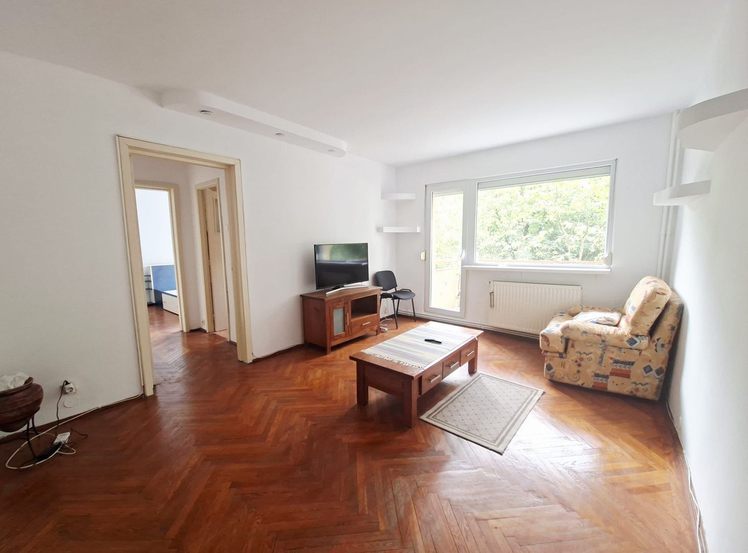 Apartament cu 3 camere, zona Piața Astra, etaj 1 - Poză 1