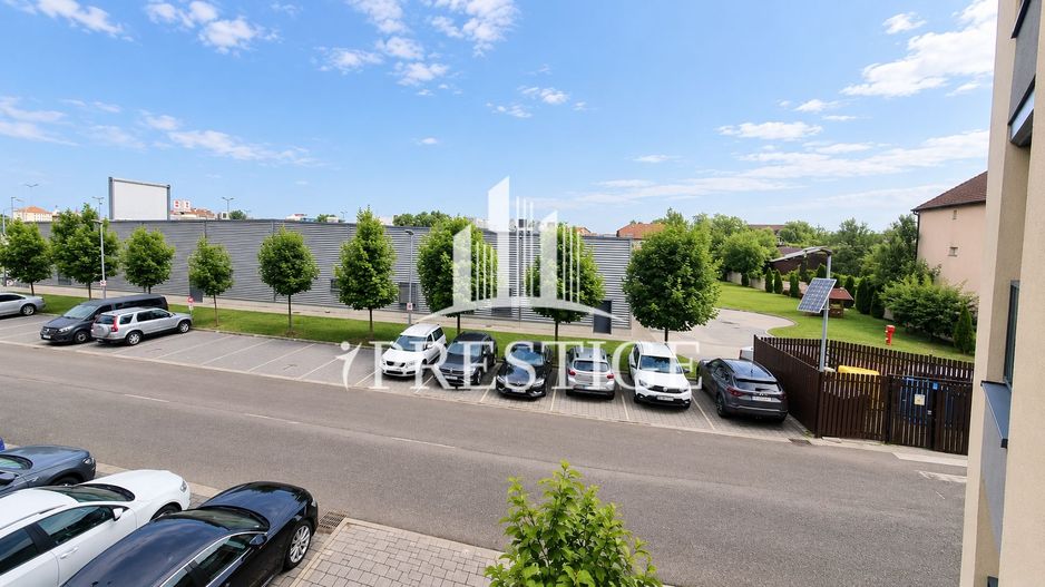 APARTAMENT DE VÂNZARE 4 CAMERE ETAJ 1 BALCON BOXĂ LIFT PARCARE CENTRAL - Poză 17