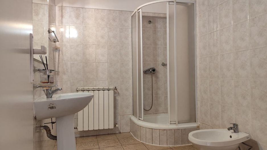 Apartament de vanzare situat ultracentral, langa Lic. E. Gojdu, Oradea - Poză 11
