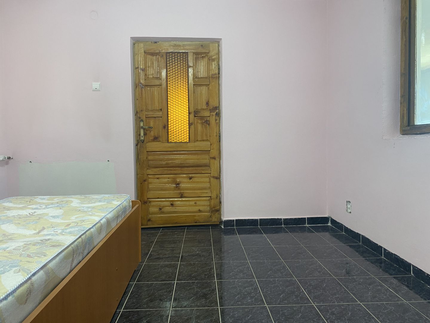 Vanzare apartament -3 camere la casă, etaj 1+pod+cota teren–Târgoviște - Poză 8