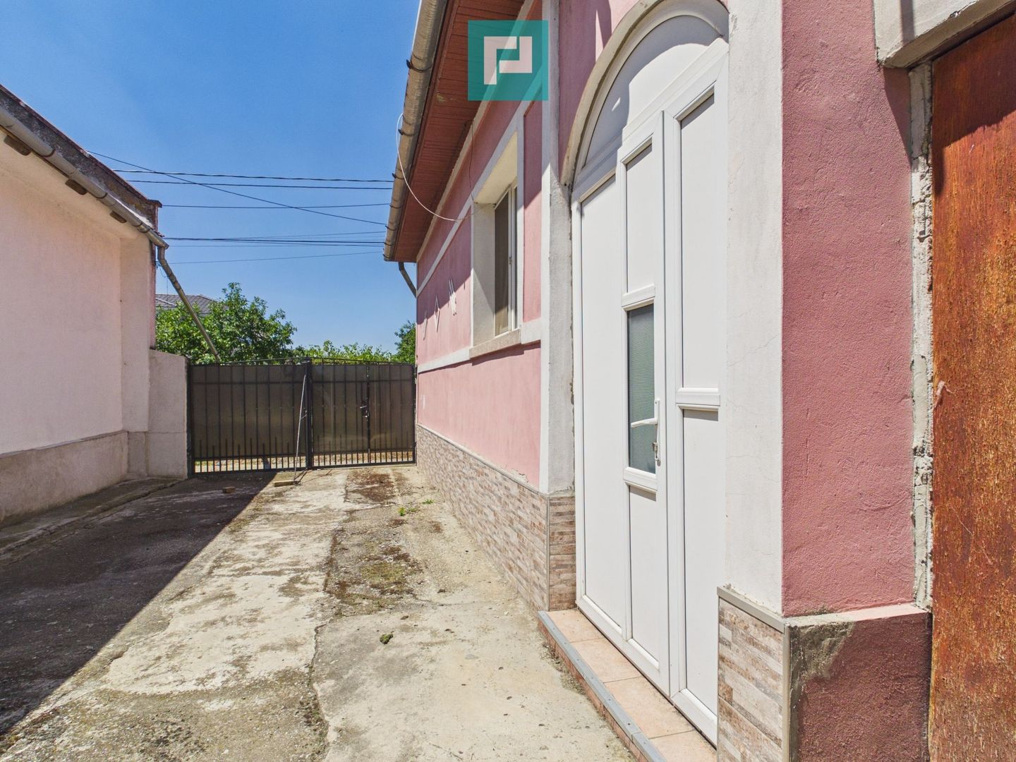 Casă de familie cu grădină și potențial în Giroc - Poză 22