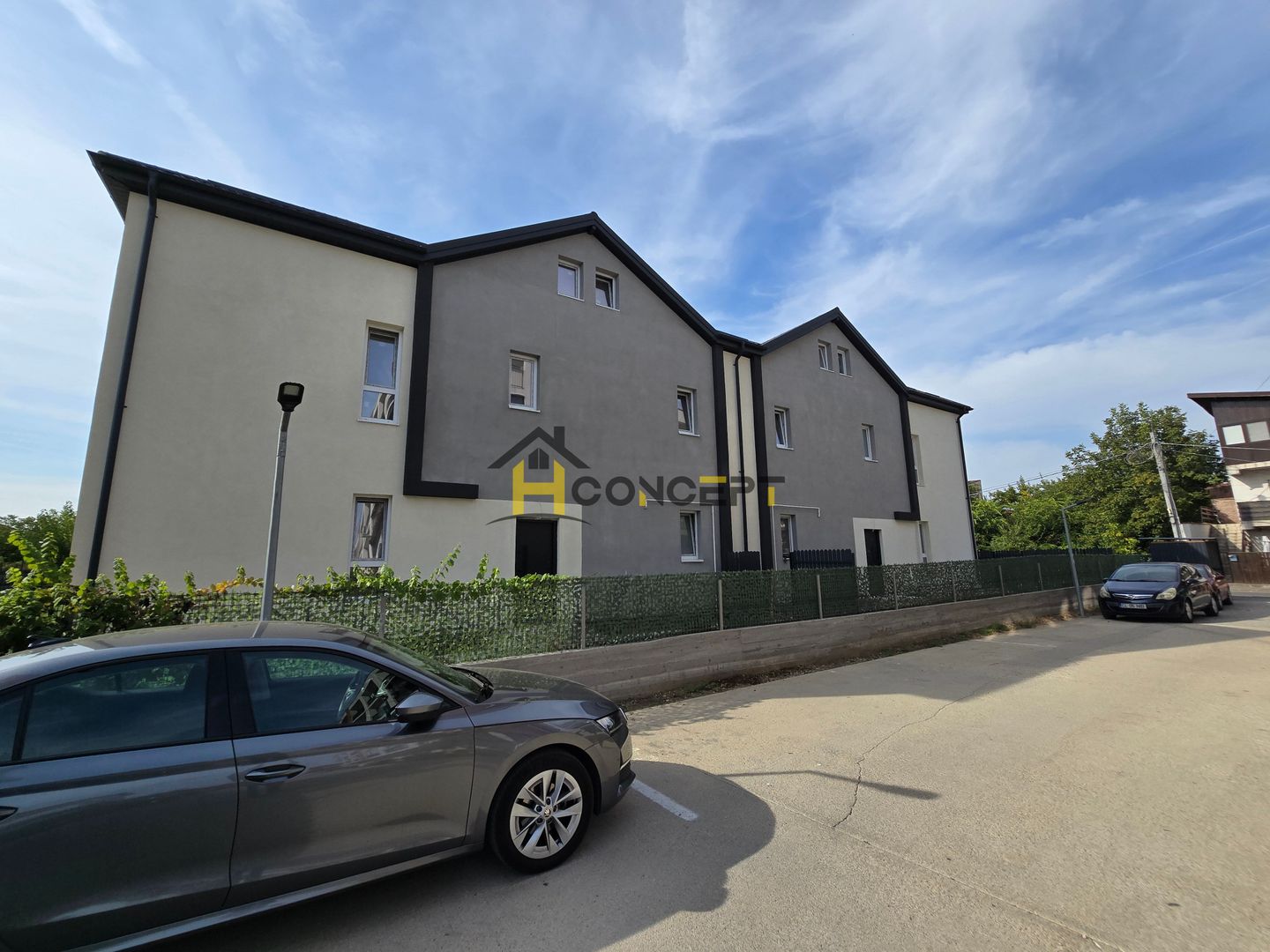 Vila finalizata, curte libera 185 mp,  loc de parcare, zona case - Poză 2