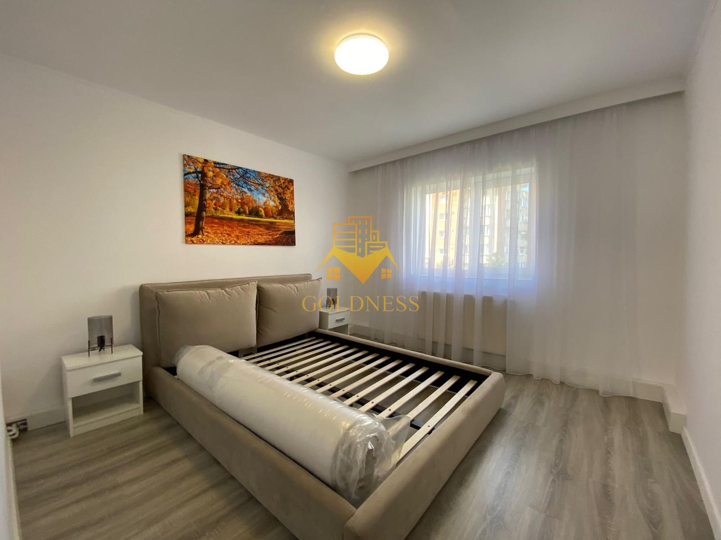 ZONA PREMIUM! AP RENOVAT! 2 camere deco, 57 mp, Plopilor, et 3/4 , sud - Poză 3