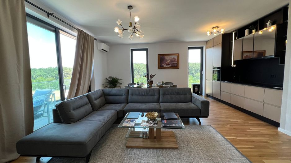 Apartament Elegant cu Vederi Panoramice în Zona Liniștită Băneasa - Poză 1