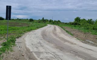 Teren extravilan - 13.500mp -Comuna Boteni-la 3 km de oras Titu - Poză 2