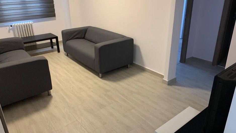 Vand apartament  3 camere - Poză 2