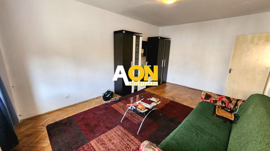 De vanzare apartament 3 camere, etaj 1, Cetate - Poză 2