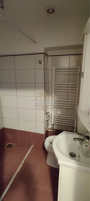 Garsonieră de închiriat în Centru zona Strada Avram Iancu - Poză 4