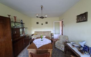 Apartament cu 4 camere de vanzare/centru Turda - Poză 3