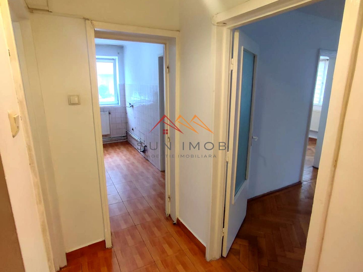 Apartament 3 camere - parter, Piața centrală - Câmpina - 69500 EURO - Poză 9
