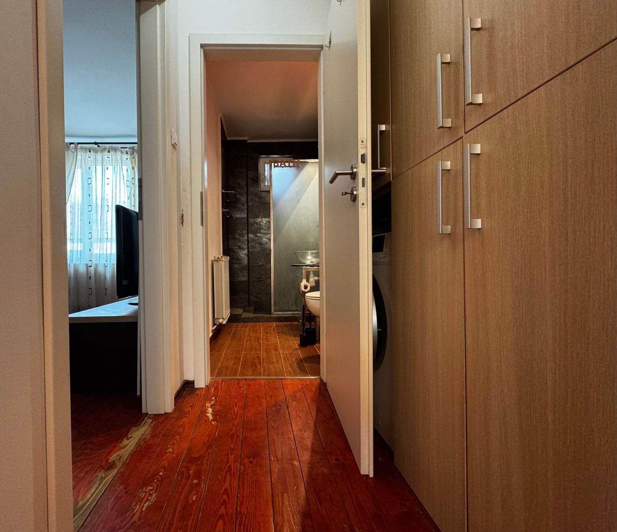Apartament 2 camere, primitor, la doar 5 minute de Piața  Victoriei - Poză 10