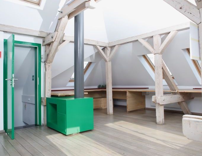 Închiriez apartament 2 camere + mansardă, Piața Muncii -Decebal, birou - Poză 9